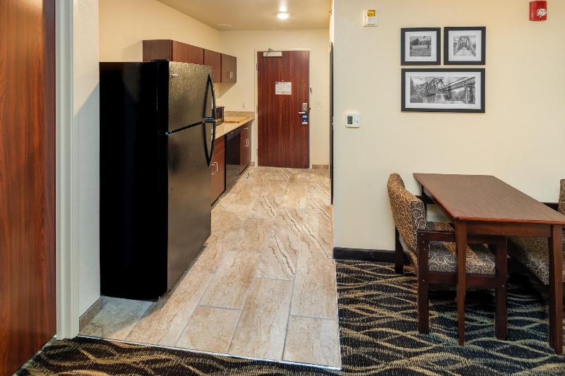 Cobblestone Inn & Suites - Fairfield Bay image