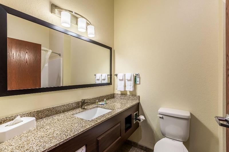 Cobblestone Inn & Suites - Fairfield Bay image