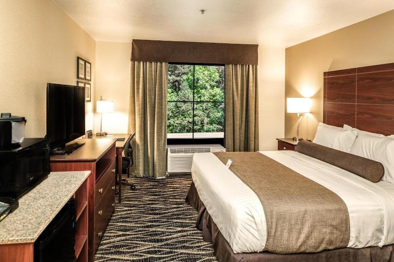 Cobblestone Inn & Suites - Fairfield Bay image