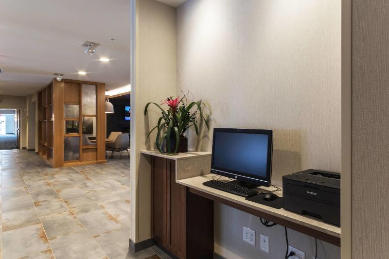 Fairfield Inn And Suites By Marriott Northfield image