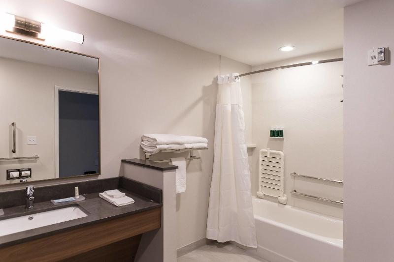 Fairfield Inn And Suites By Marriott Northfield image