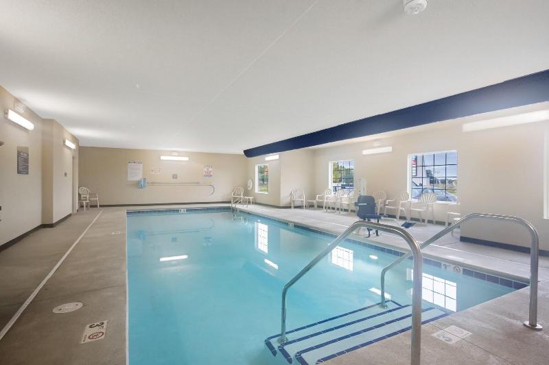 Cobblestone Hotel & Suites - Austin image