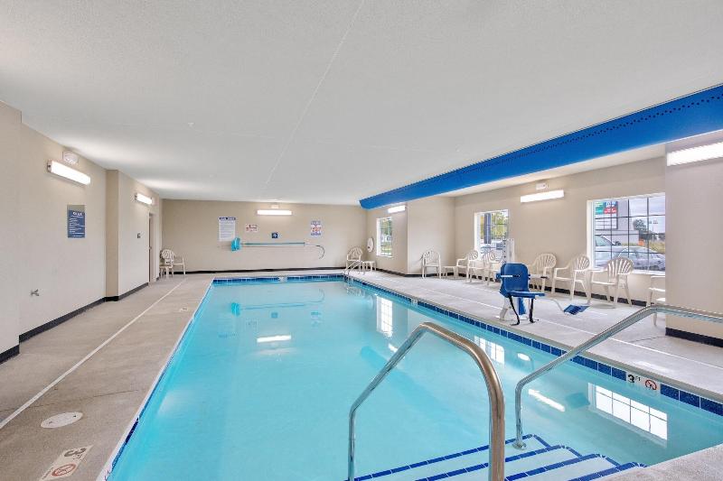 Cobblestone Hotel & Suites - Austin image