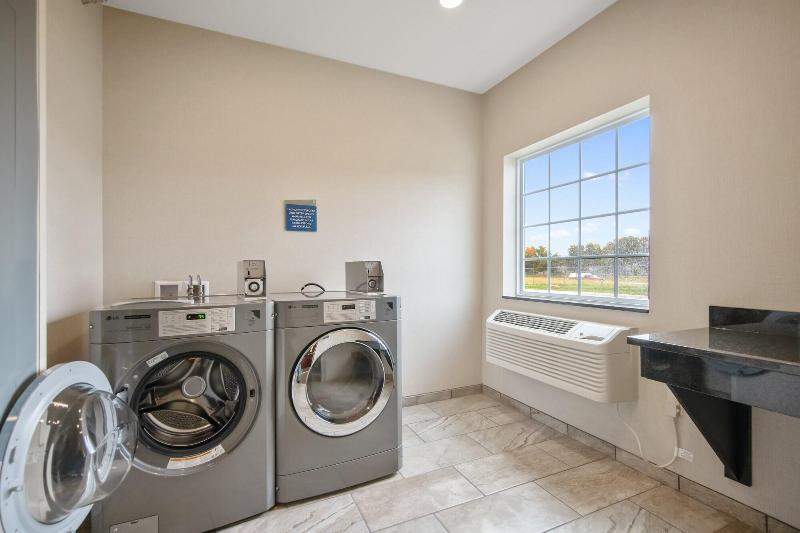 Cobblestone Hotel & Suites - Austin image