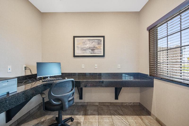 Cobblestone Hotel & Suites - Austin image