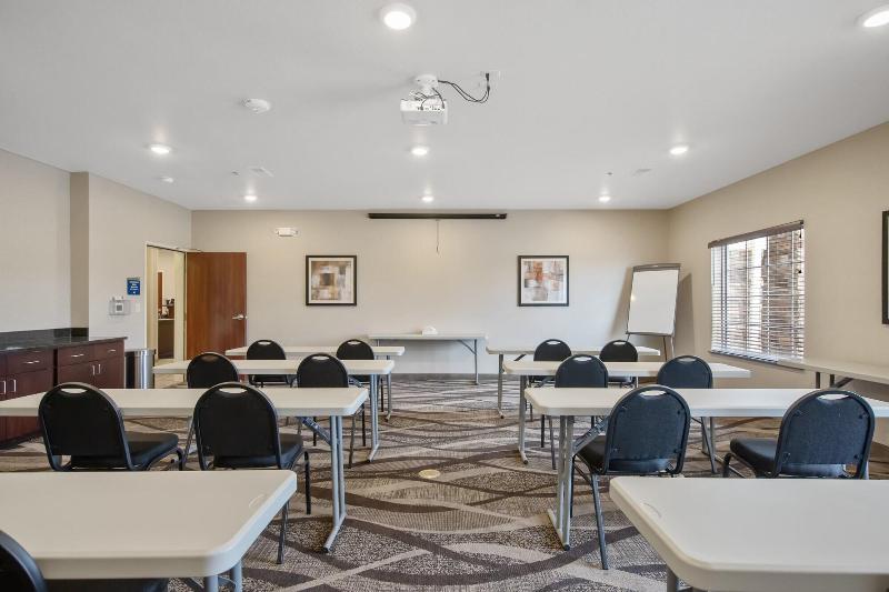 Cobblestone Hotel & Suites - Austin image