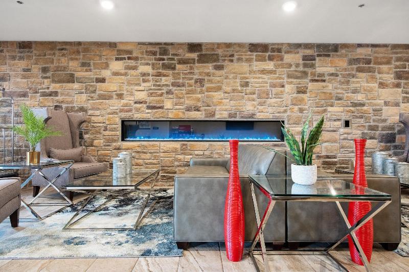 Cobblestone Hotel & Suites - Austin image