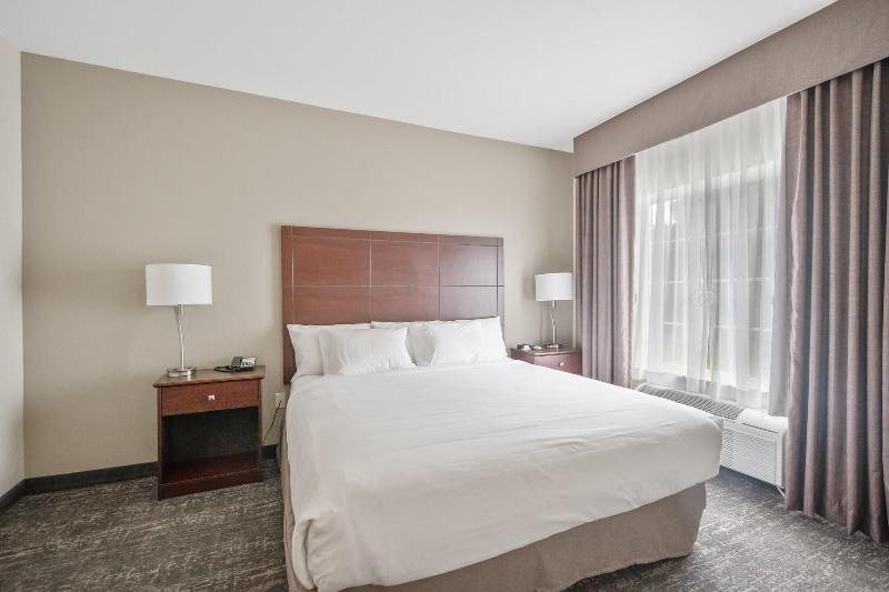 Cobblestone Hotel & Suites - Austin image