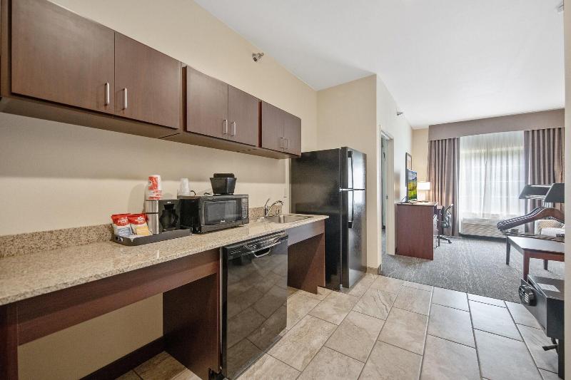 Cobblestone Hotel & Suites - Austin image
