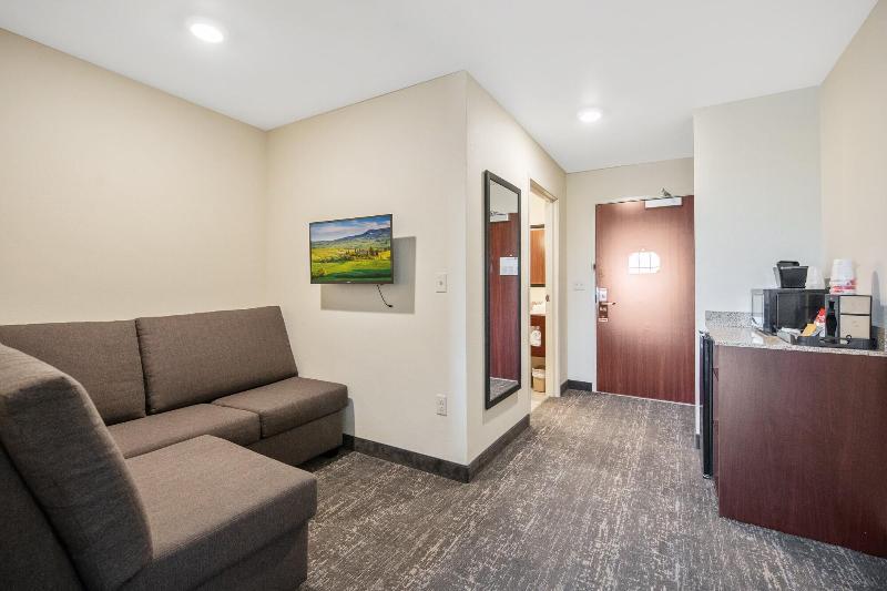 Cobblestone Hotel & Suites - Austin image