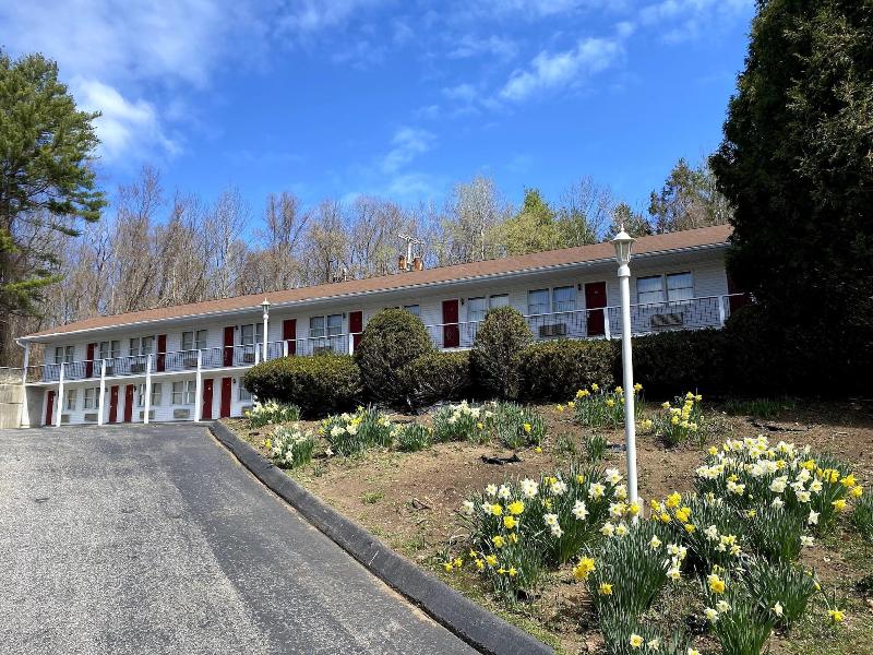 Economy Lodge image