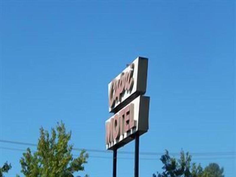 Capri Motel image