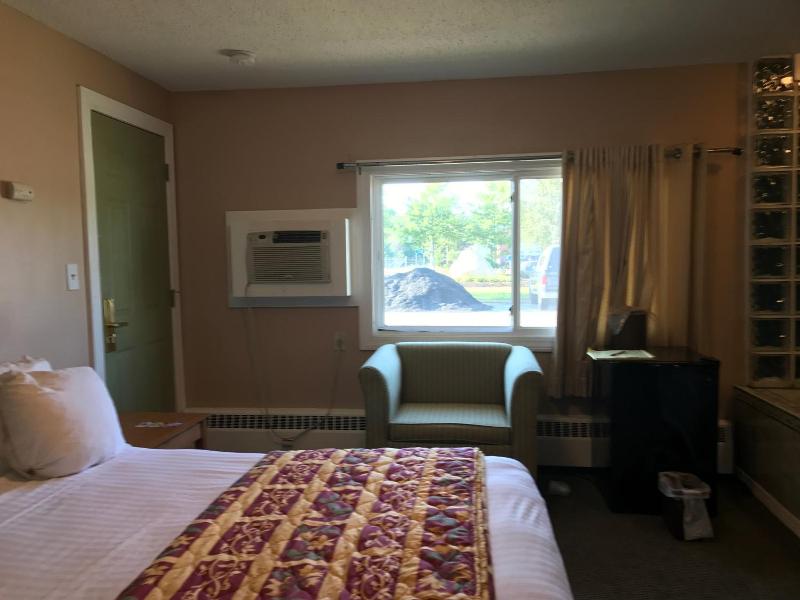 Capri Motel image