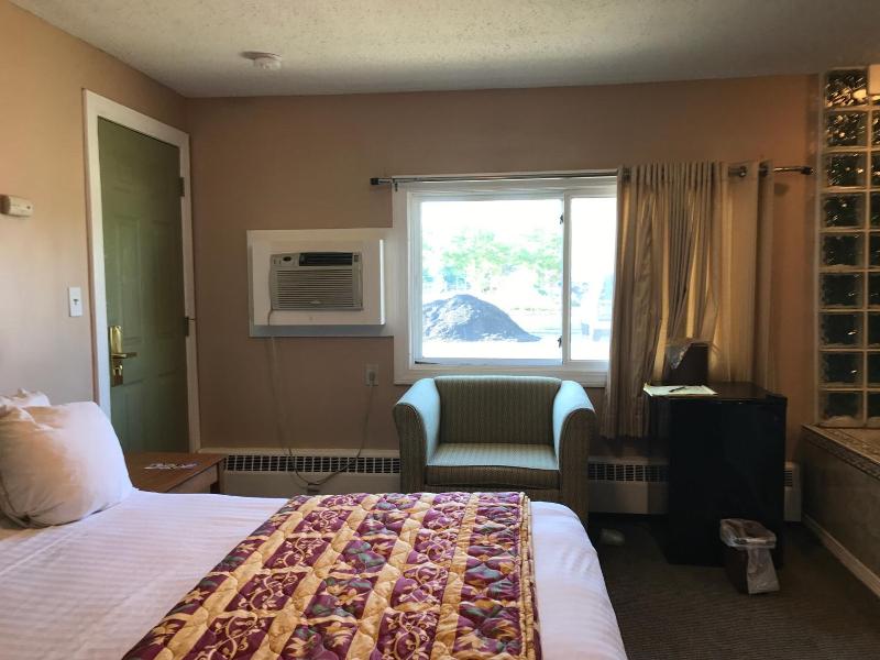 Capri Motel image