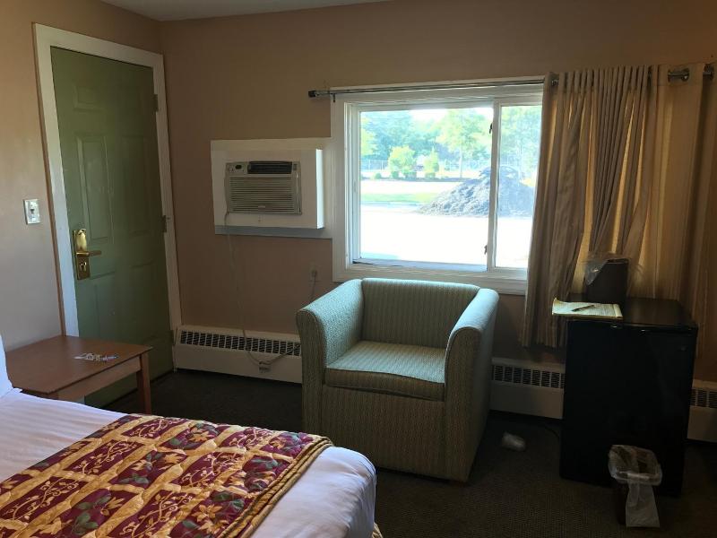 Capri Motel image