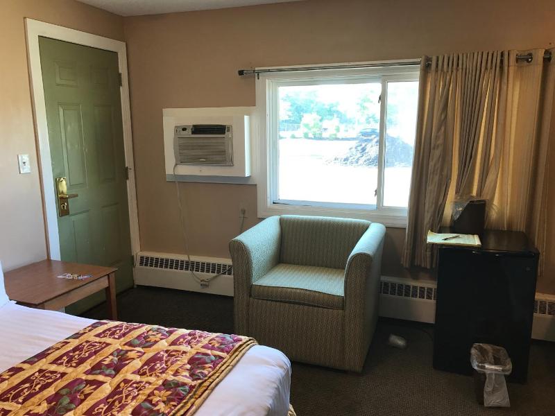 Capri Motel image