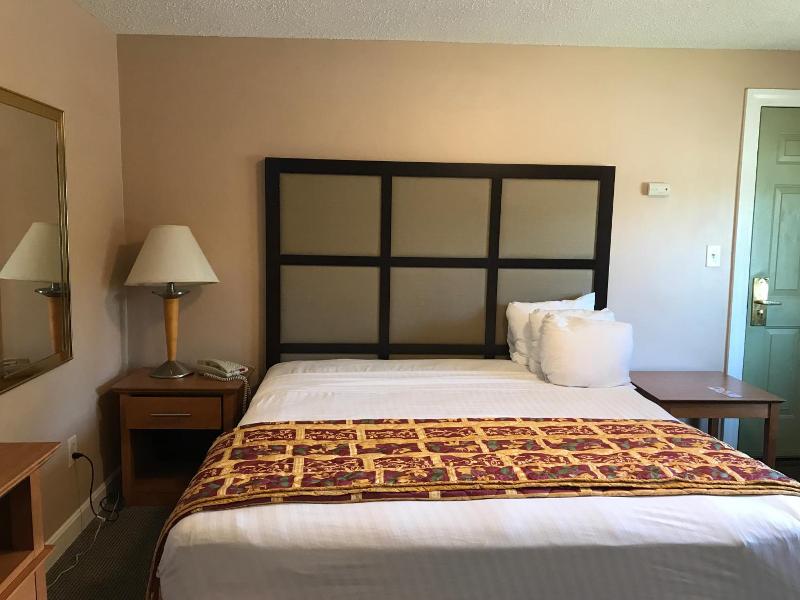 Capri Motel image