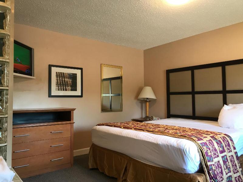 Capri Motel image