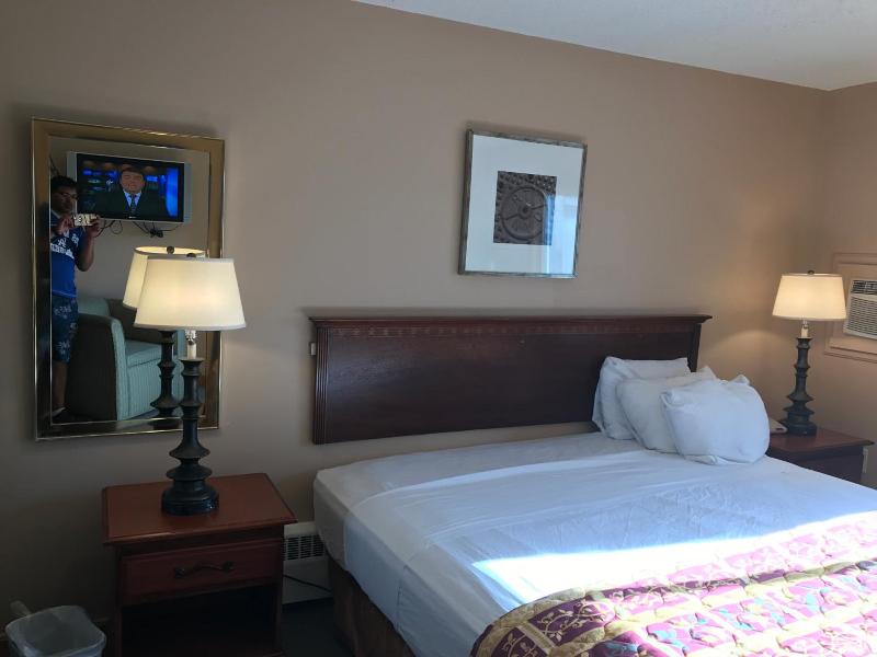 Capri Motel image