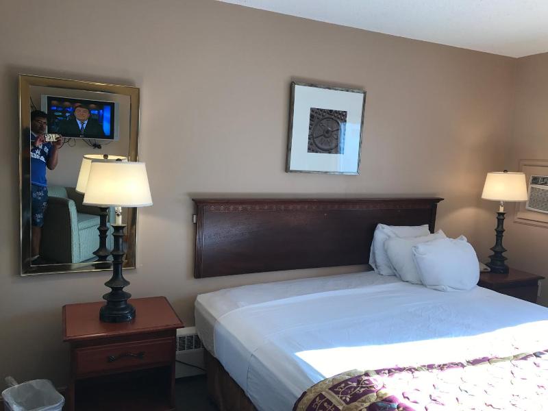 Capri Motel image