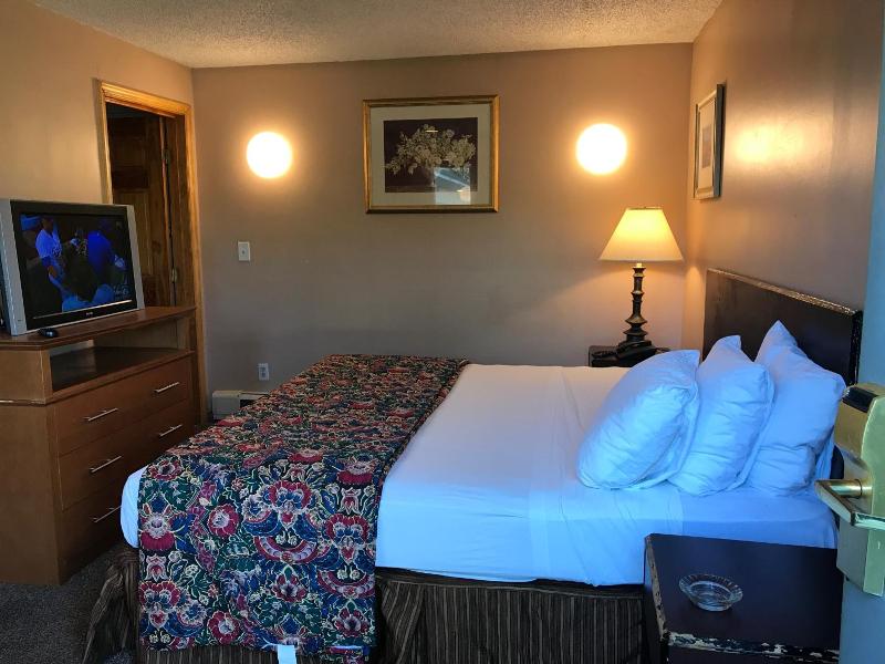 Capri Motel image