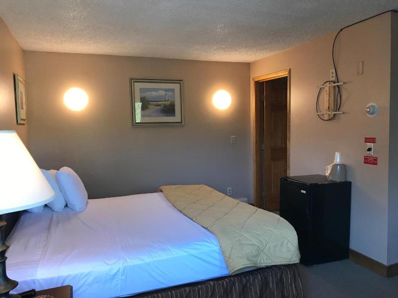 Capri Motel image