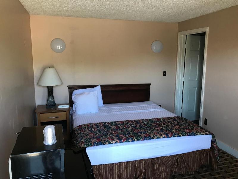 Capri Motel image