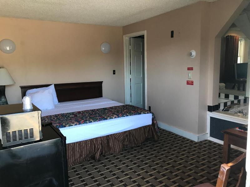 Capri Motel image