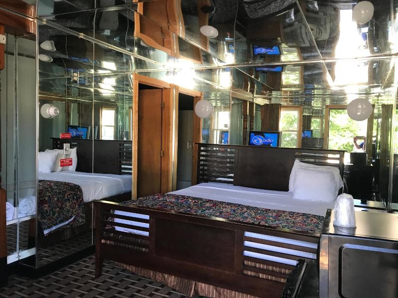 Capri Motel image