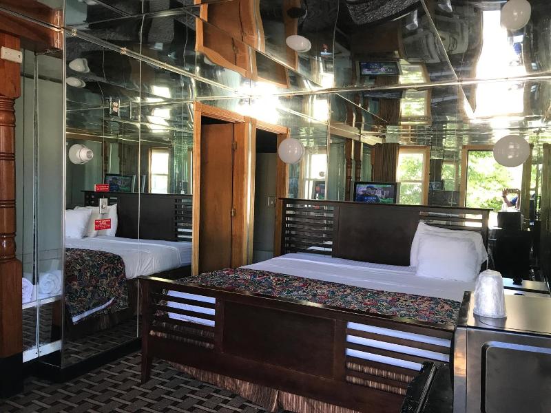 Capri Motel image