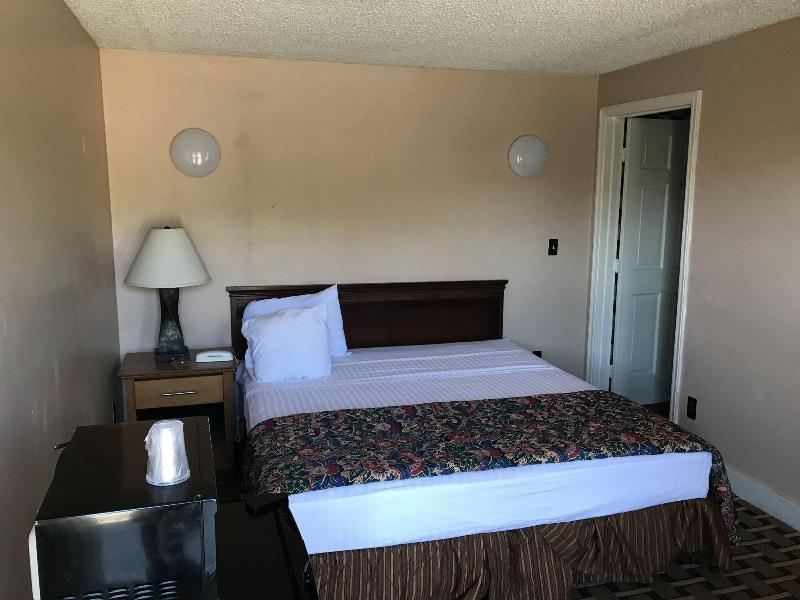 Capri Motel image
