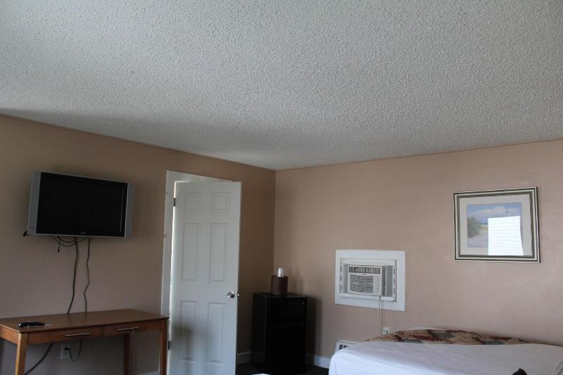 Capri Motel image