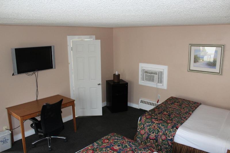 Capri Motel image