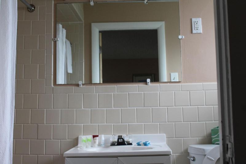 Capri Motel image