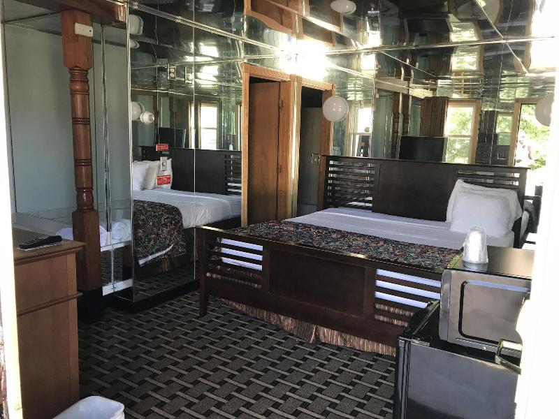 Capri Motel image