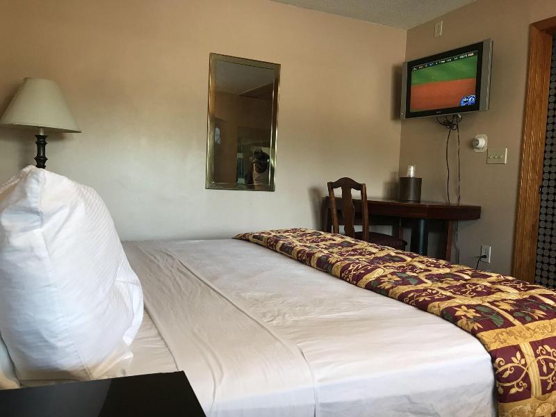 Capri Motel image