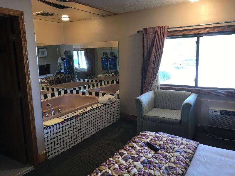 Capri Motel image