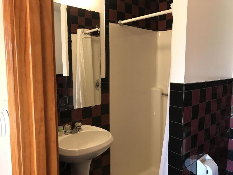 Capri Motel image