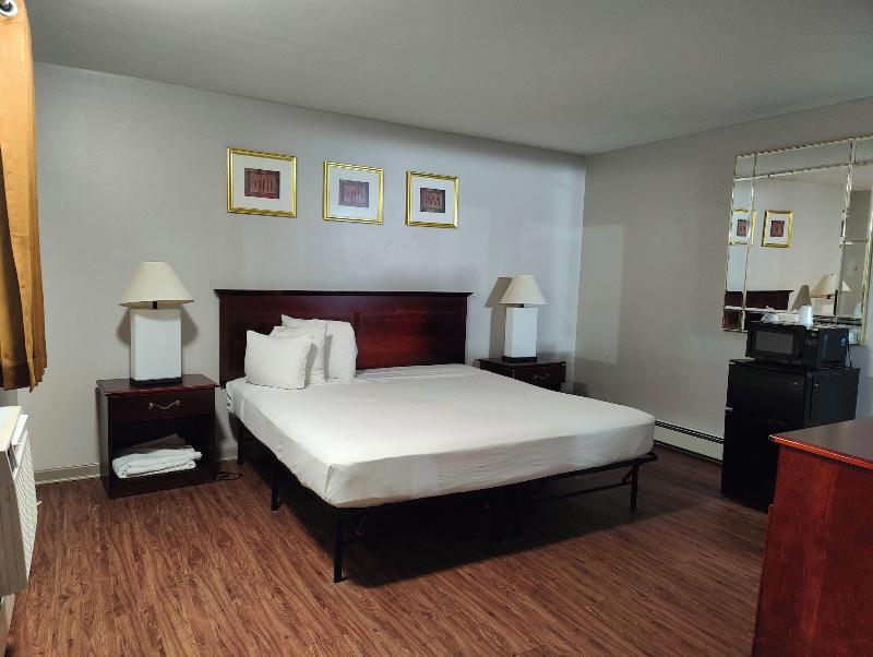 Capri Motel image