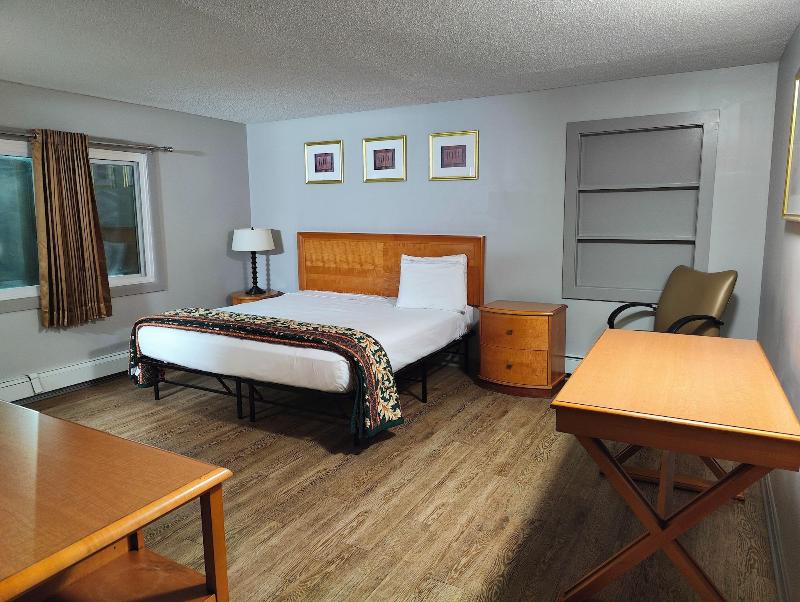 Capri Motel image