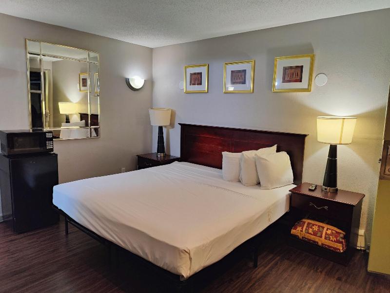 Capri Motel image