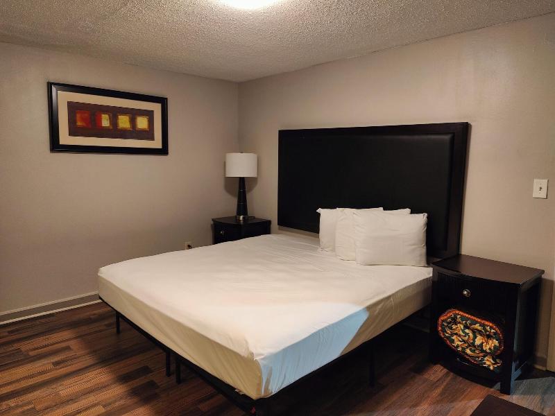 Capri Motel image