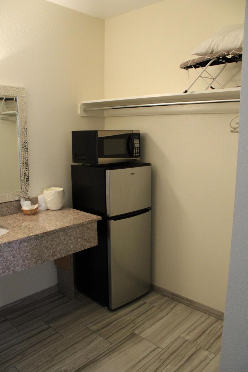 American Travel Inn image