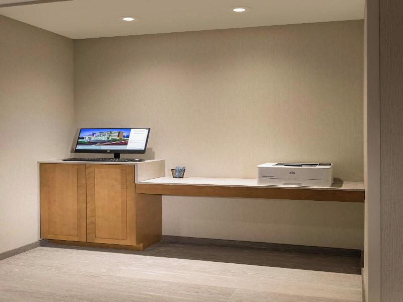 Fairfield Inn & Suites by Marriott Des Moines Down