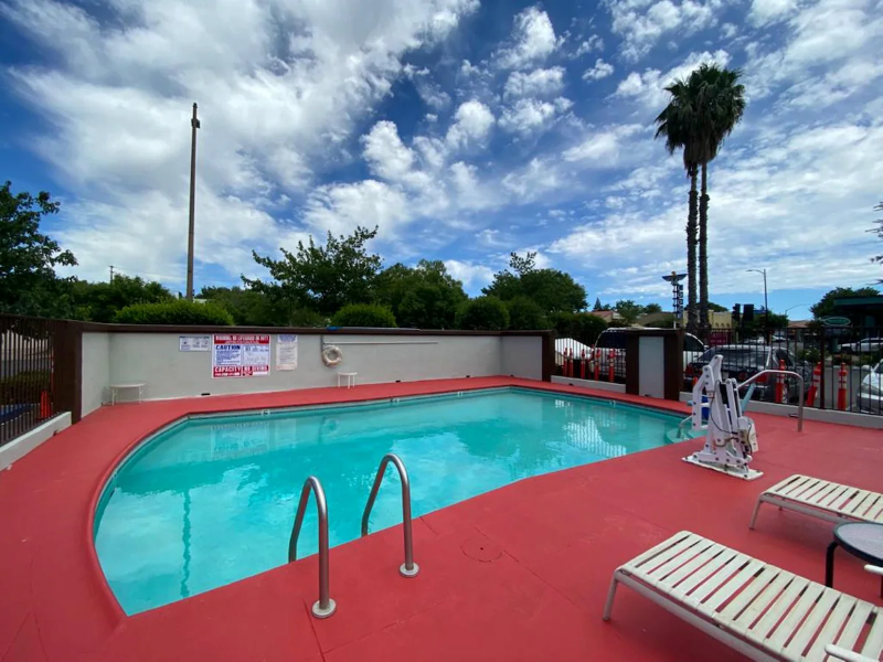 Days Inn by Wyndham Chico — photo 15