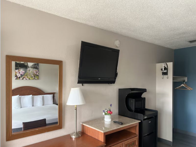 Days Inn by Wyndham Chico image