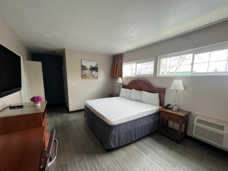 Days Inn by Wyndham Chico image