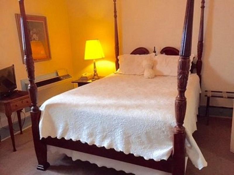 Wayside Inn image