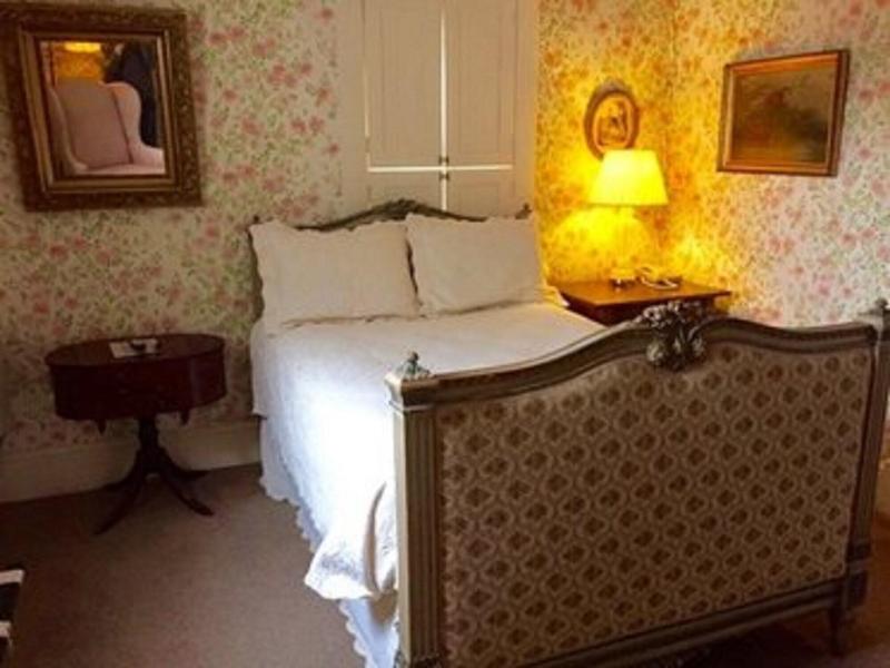 Wayside Inn image