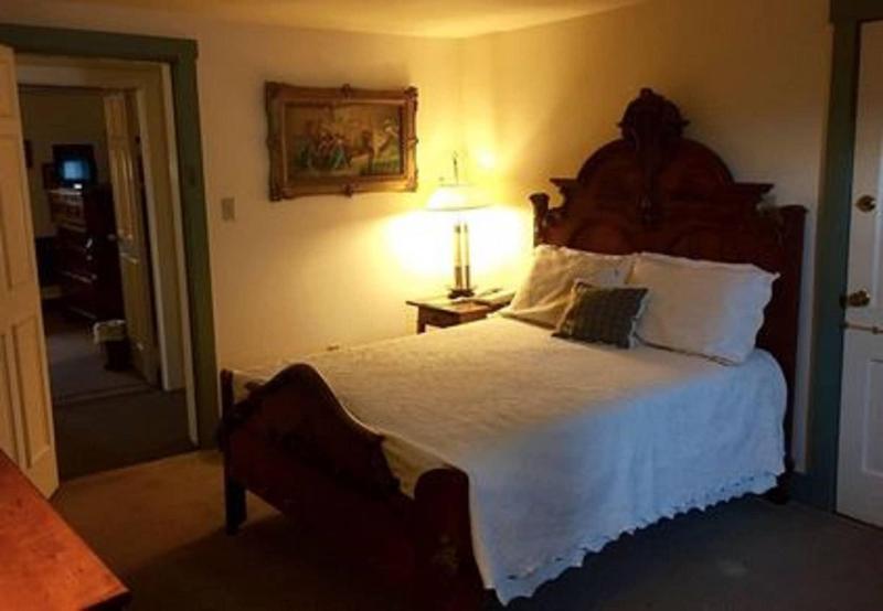 Wayside Inn image